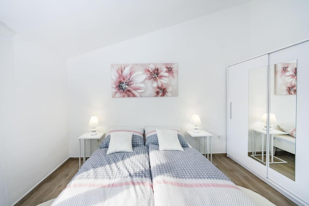 Apartmani Neva, Pridraga 外观 照片