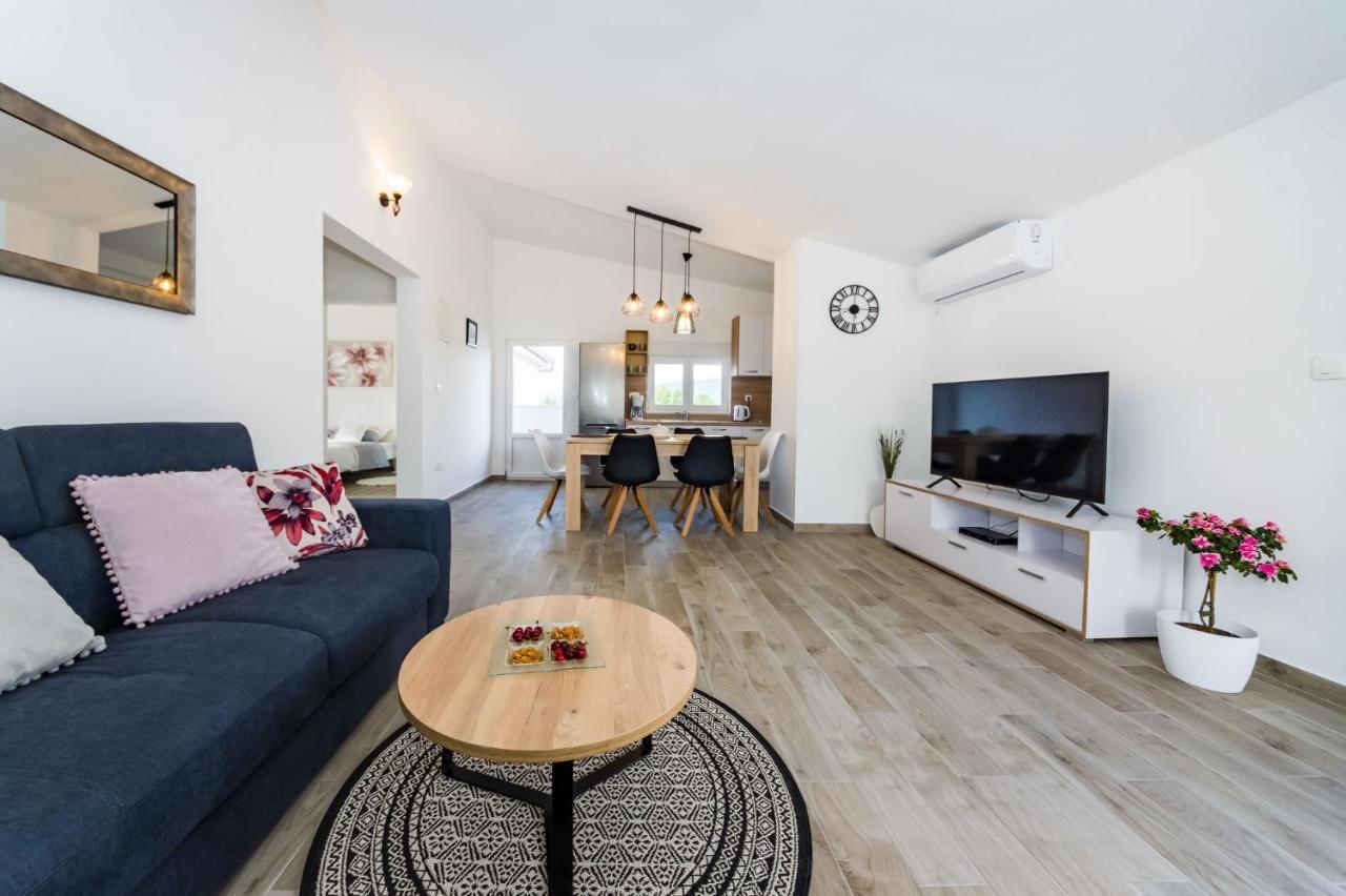 Apartmani Neva, Pridraga 外观 照片