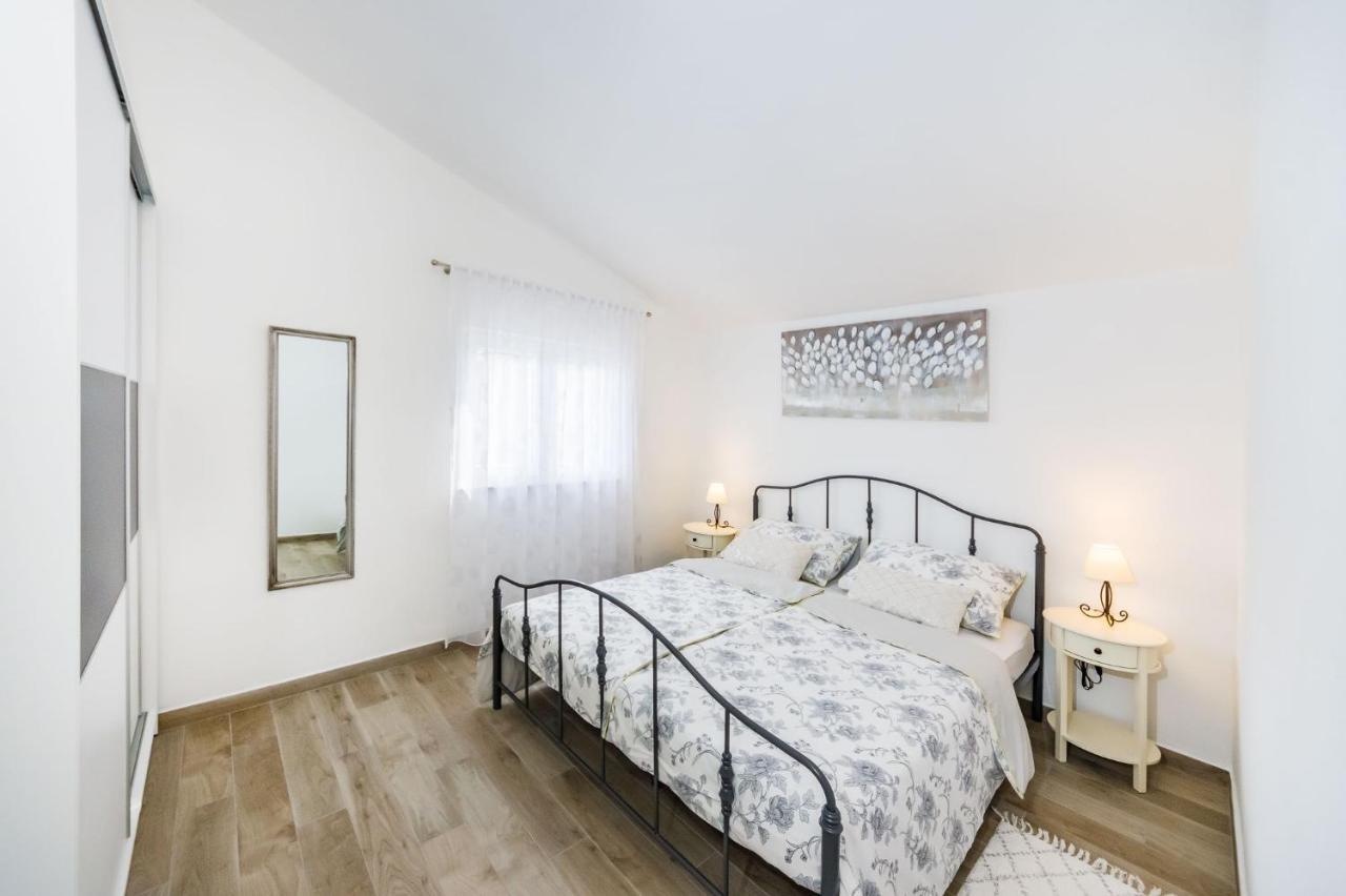 Apartmani Neva, Pridraga 外观 照片